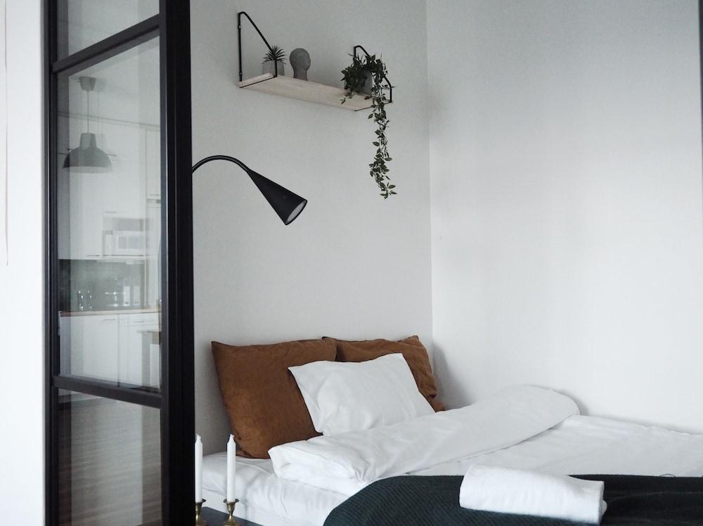 Hatanpää Renovated 1BR Apartment in Historical Building & Central Location — 4-Star Luxury Hotel in Tampere, Finland