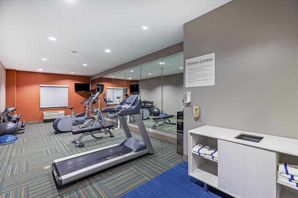 Holiday Inn Express Hotel & Suites Vidor South - photo 27