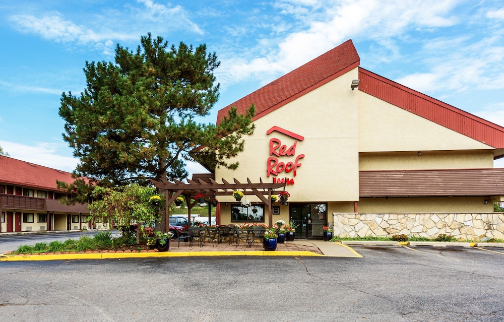 Red Roof Inn Grand Rapids Airport - photo 36