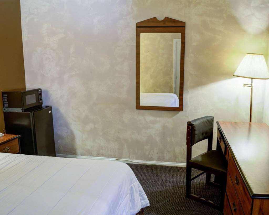 Rodeway Inn near Venice Beach - photo 12