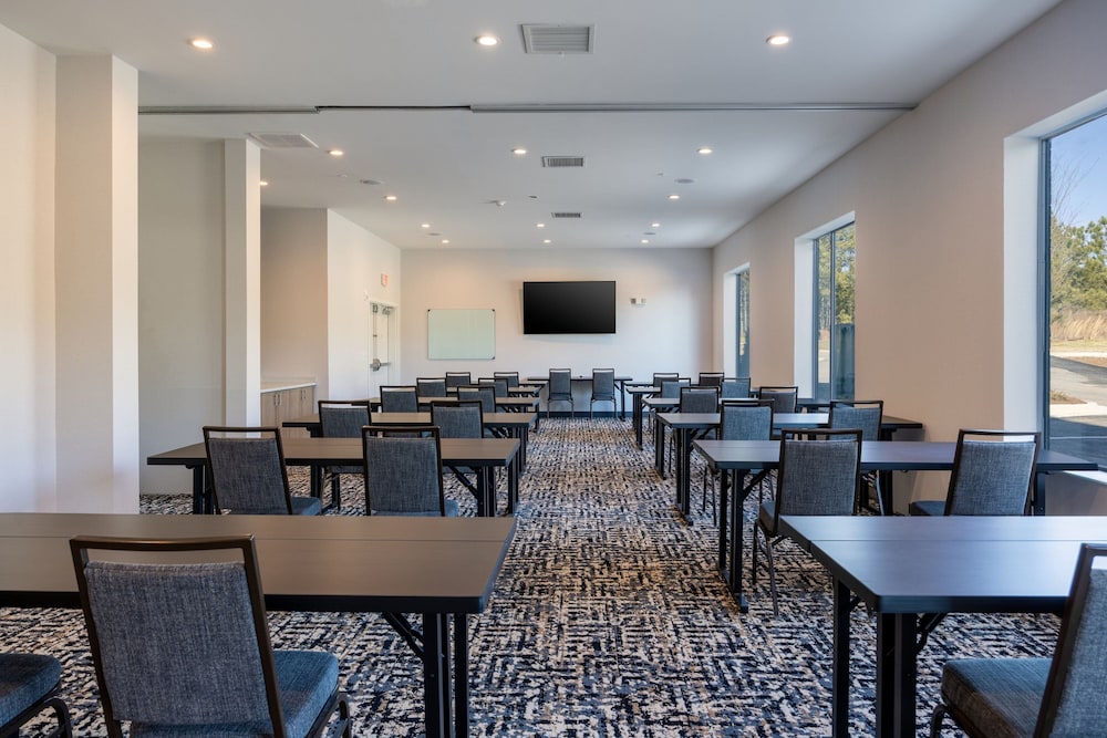 Fairfield by Marriott Inn & Suites Canton Riverstone Parkway - photo 39
