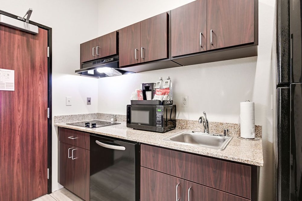 Cobblestone Hotel & Suites Mosinee - photo 18