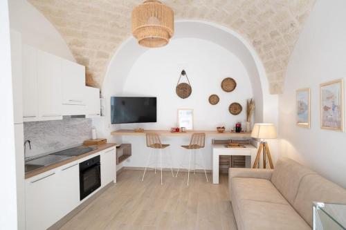 Adelmarì Casa Vacanze — 4-Star Luxury Hotel in Manfredonia, Italy