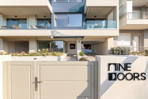 9 Doors — Nea Michaniona — photo 2