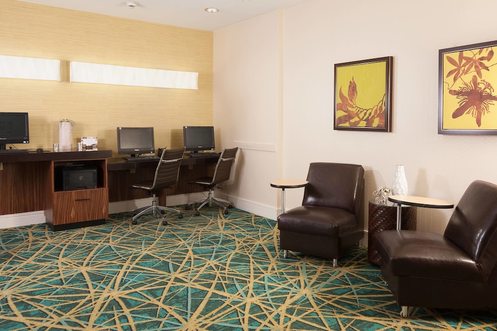 SpringHill Suites by Marriott Convention Center I drive - photo 23