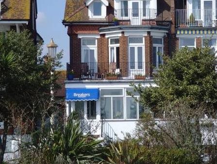Breakers Bed and Breakfast — 4-Star Luxury Hotel in Eastbourne, United Kingdom