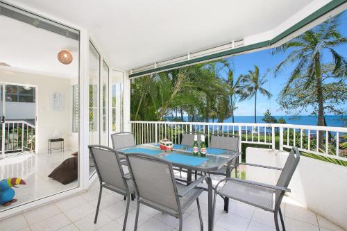 The Beach House 3BR Waterfront Apartment Own WIFI — 4-Star Luxury Hotel in Trinity Beach, Australia
