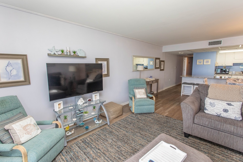 Royal Garden Resort 415 2 Bedroom Condo by RedAwning - photo 13