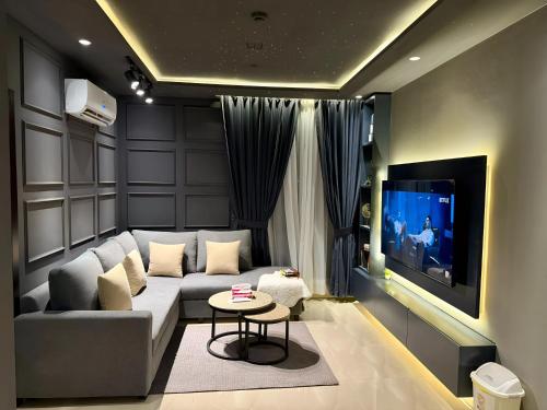 Zameen Aurum Prestige Luxurious Family Apartments Gulberg Lahore — 4-Star Luxury Hotel in Lahore, Pakistan