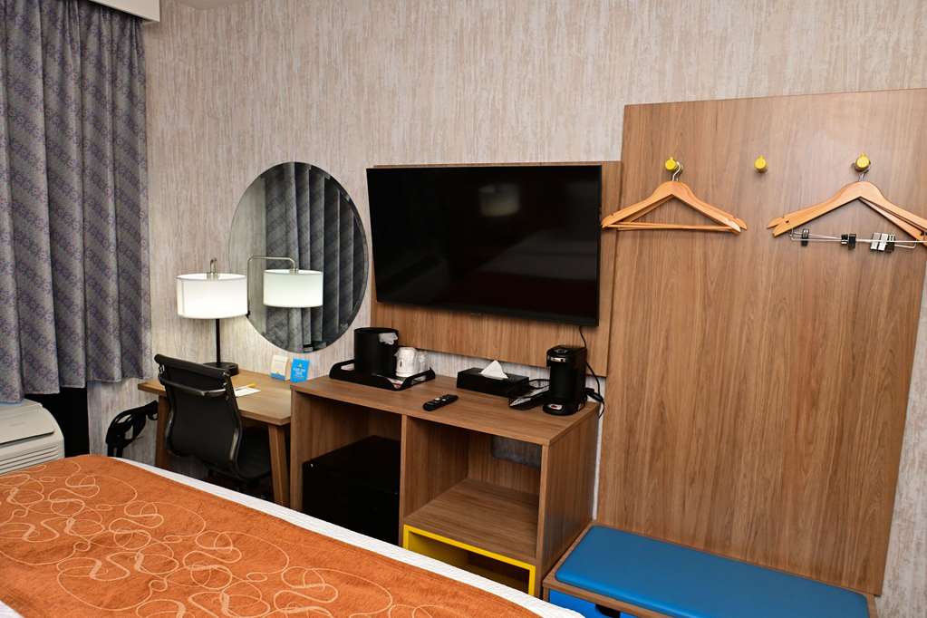 Days Inn by Wyndham Bronx NYC - photo 17