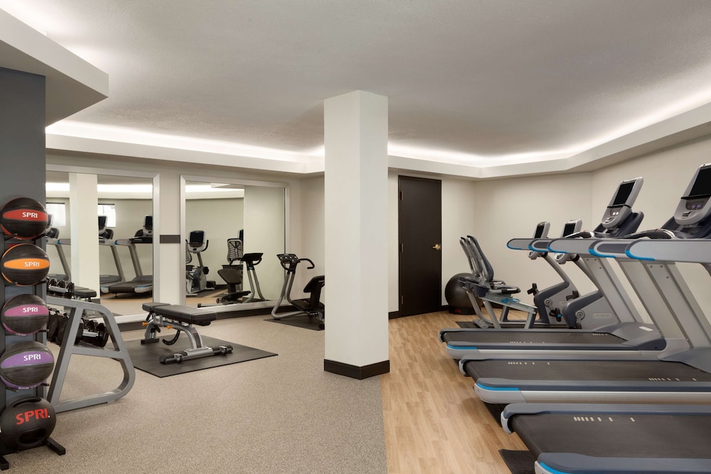 DoubleTree by Hilton Minneapolis Park Place - photo 42