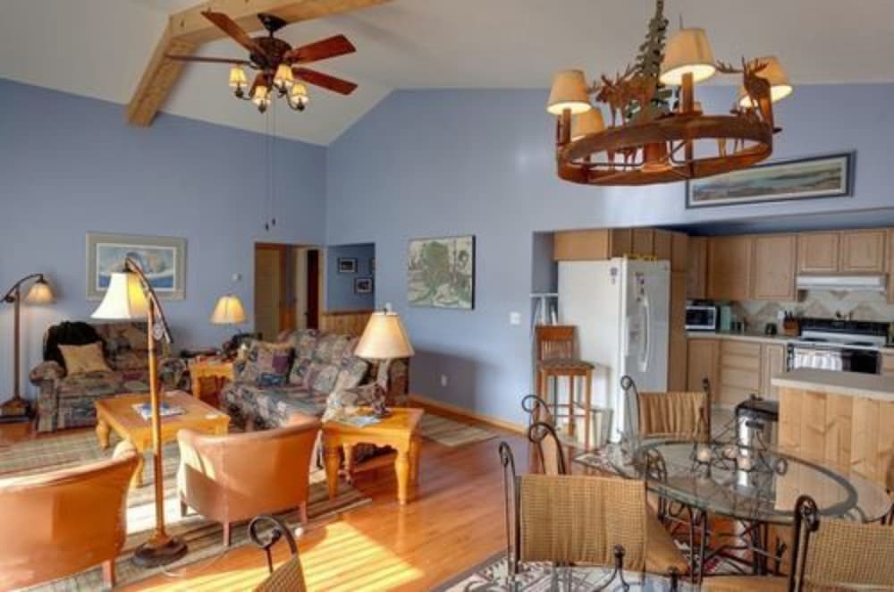 Sea Parrot Inn - photo 25