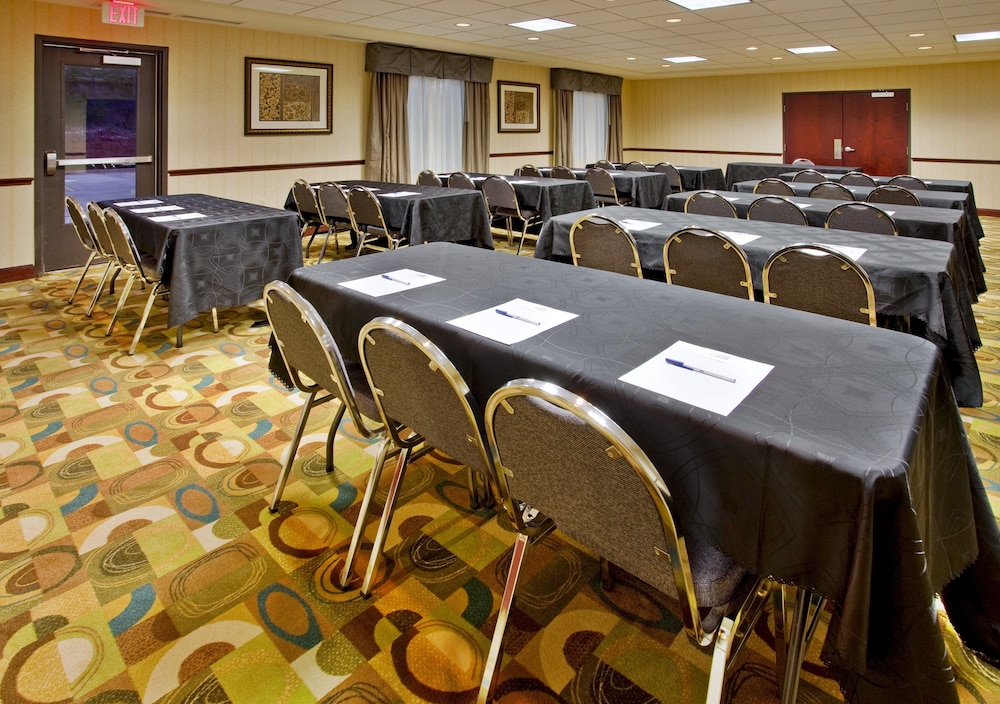 Holiday Inn Express & Suites Guthrie North Edmond by IHG - photo 42