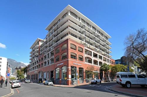 Bella Stylish 1 Bed Apt in trendy De Waterkant with Balcony