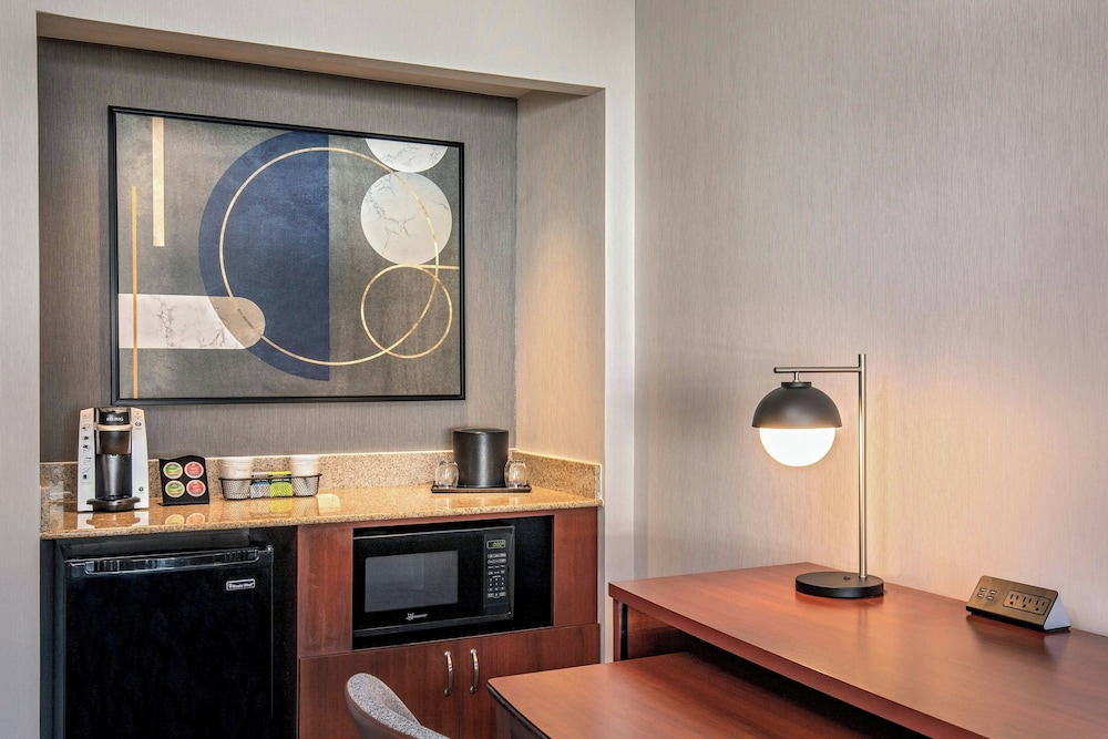 Courtyard by Marriott Boston Andover - photo 11