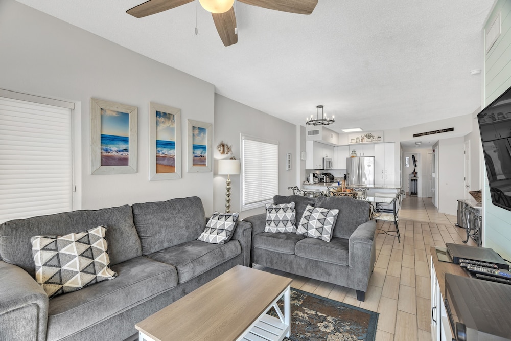 Stunning Oceanfront Condo with Resort Amenities condo - photo 17