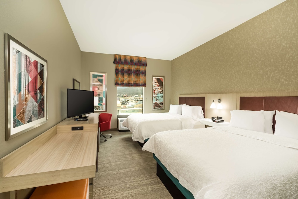 Hampton Inn Newport - photo 8