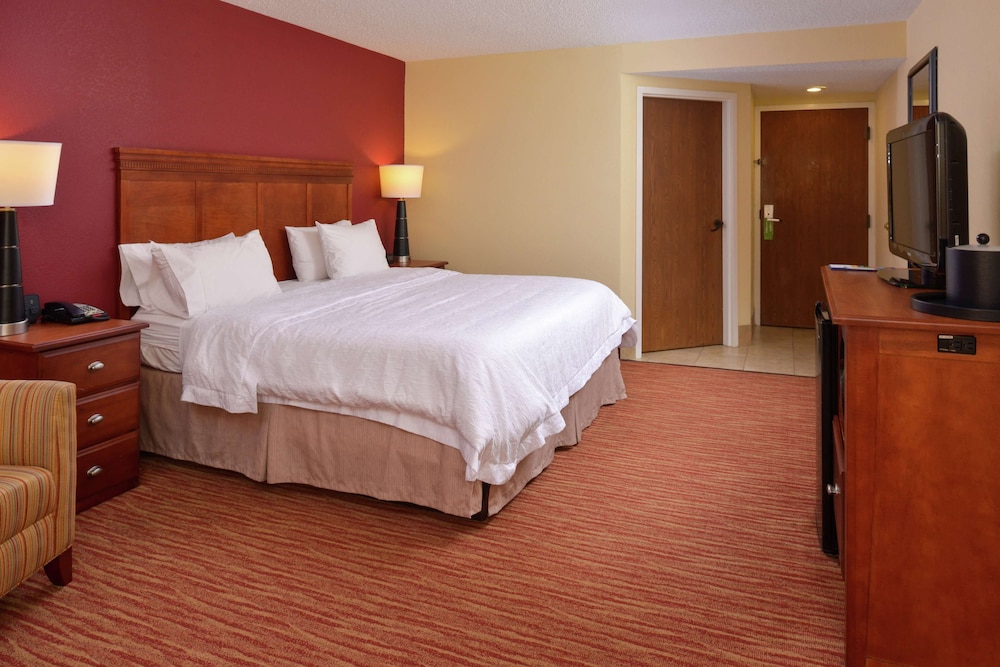 Hampton Inn Columbus East - photo 16