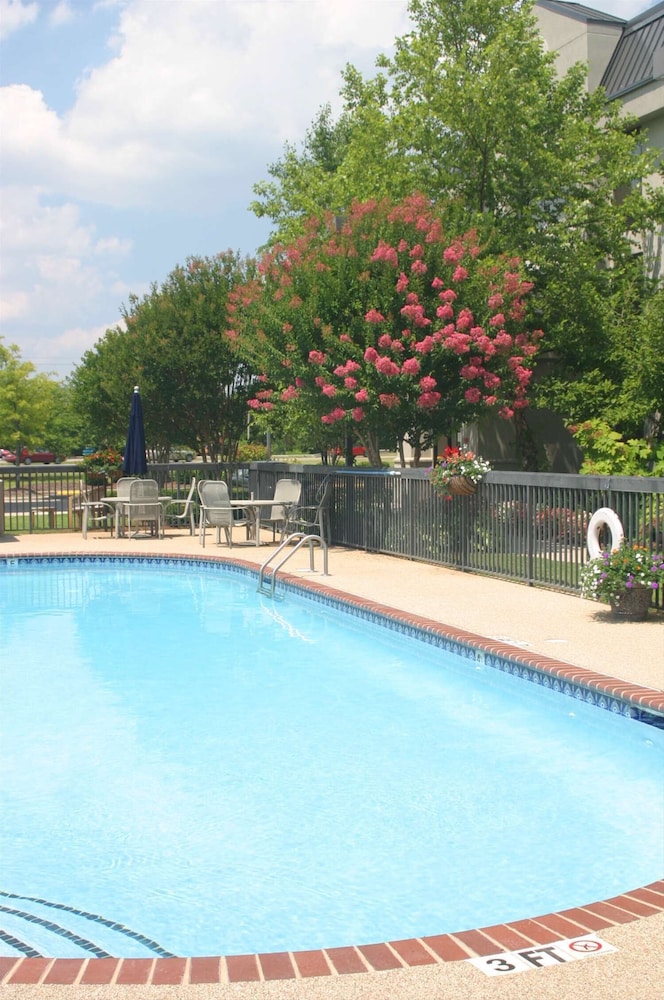 Hampton Inn Madison Huntsville Airport - photo 29