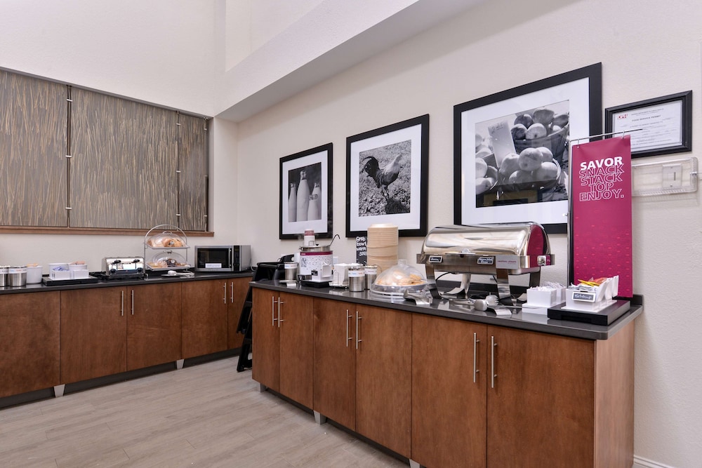 Hampton Inn Cartersville - photo 28
