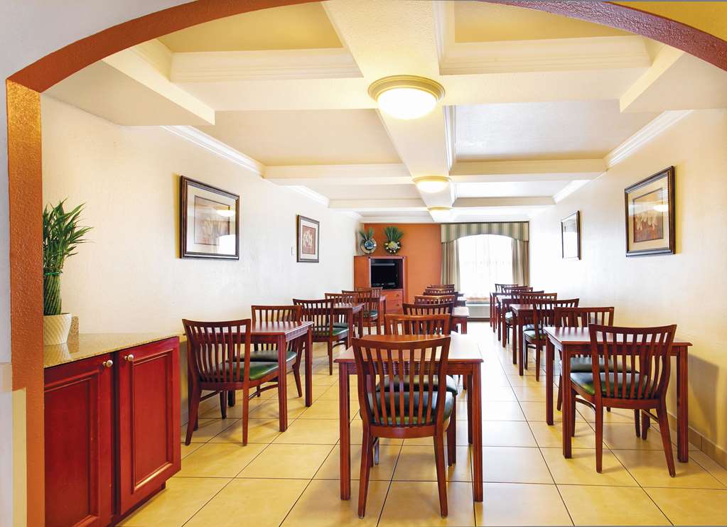 La Quinta Inn by Wyndham Orlando International Drive North - photo 48
