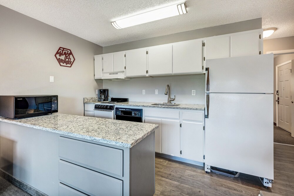Bend Riverside Inn & Suites - photo 152