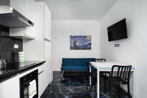 NEW Skysuite Imbriani Bovisa Politecnico — 4-Star Luxury Hotel in Milan, Italy