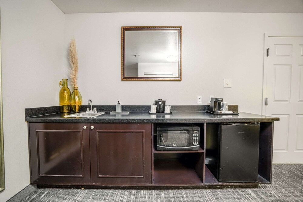 Country Inn & Suites by Radisson Ontario at Ontario Mills CA - photo 63