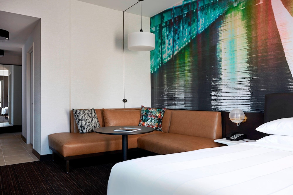 New York Marriott at the Brooklyn Bridge - photo 26