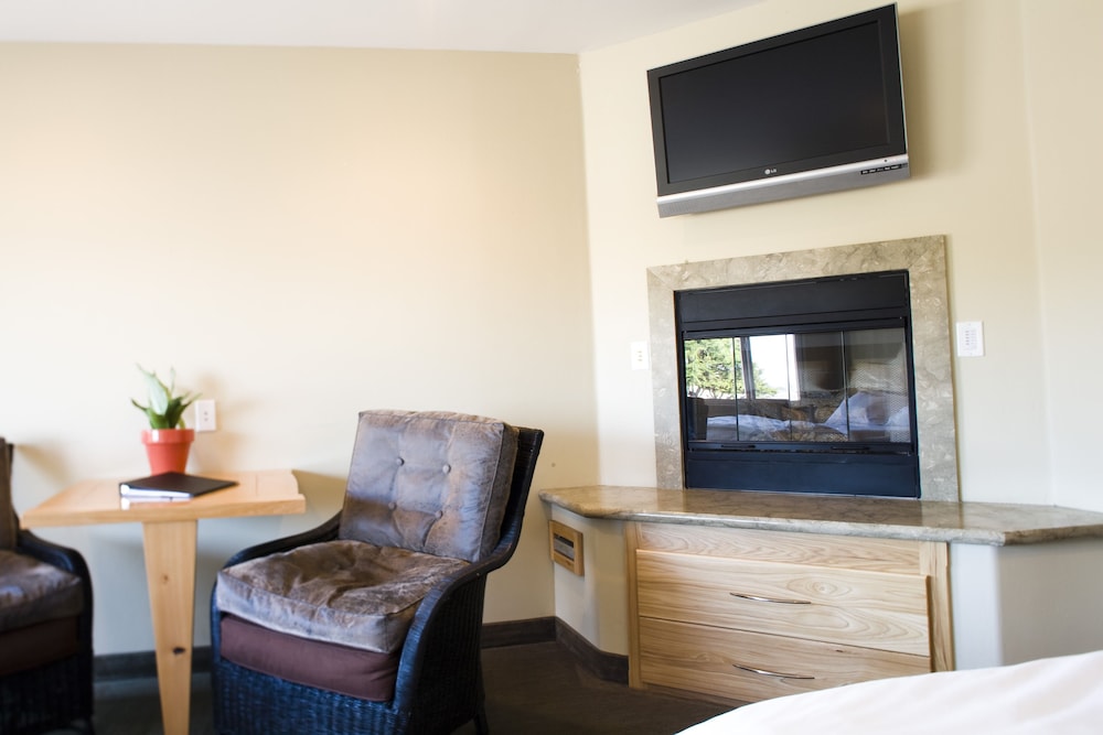 Cambria Shores Inn - photo 12