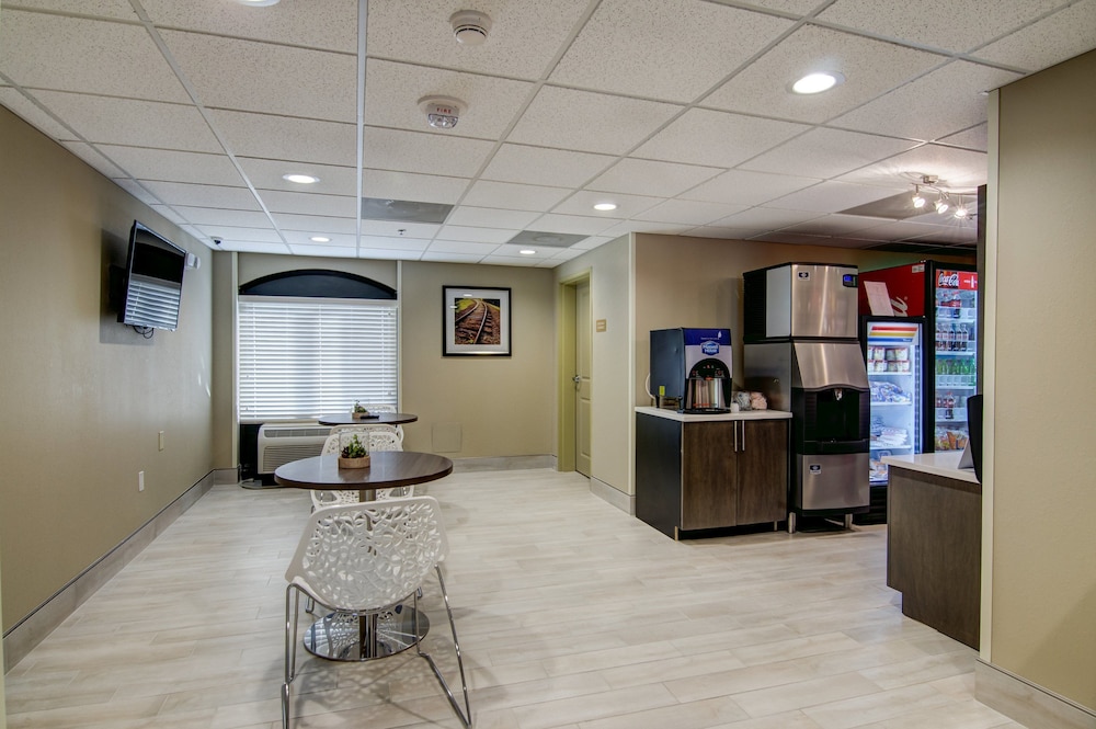 Candlewood Suites Richmond West Broad by IHG - photo 39