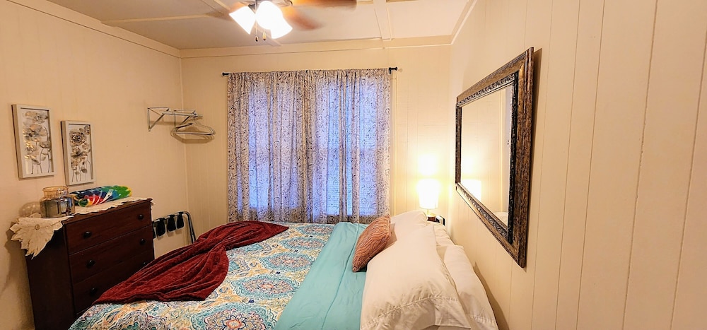 Edgewater Resort Cottage #1 - photo 15