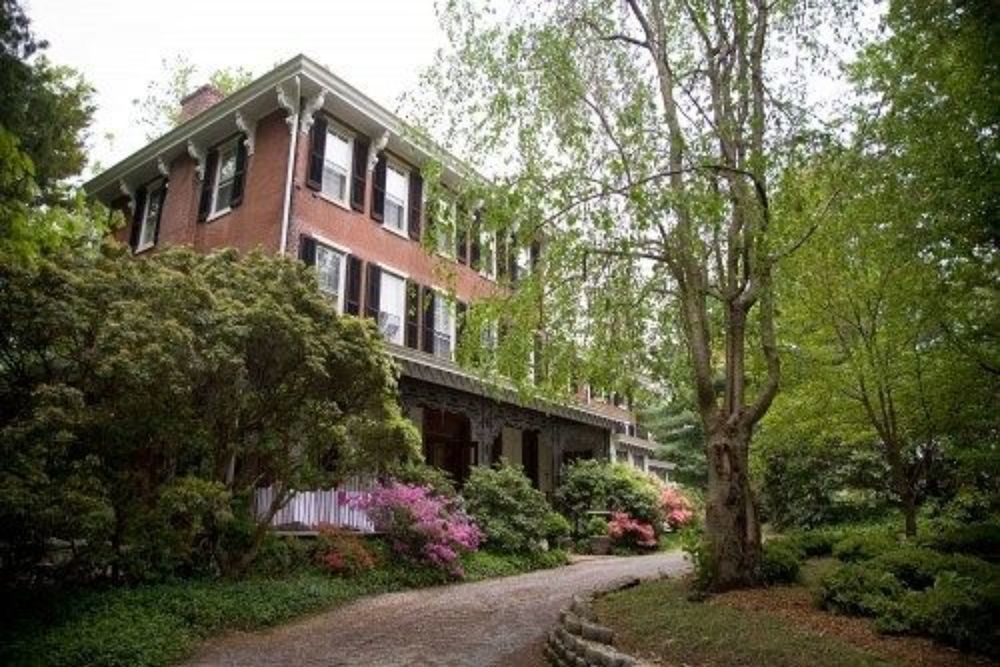 Faunbrook Bed And Breakfast 4498584 — West Chester