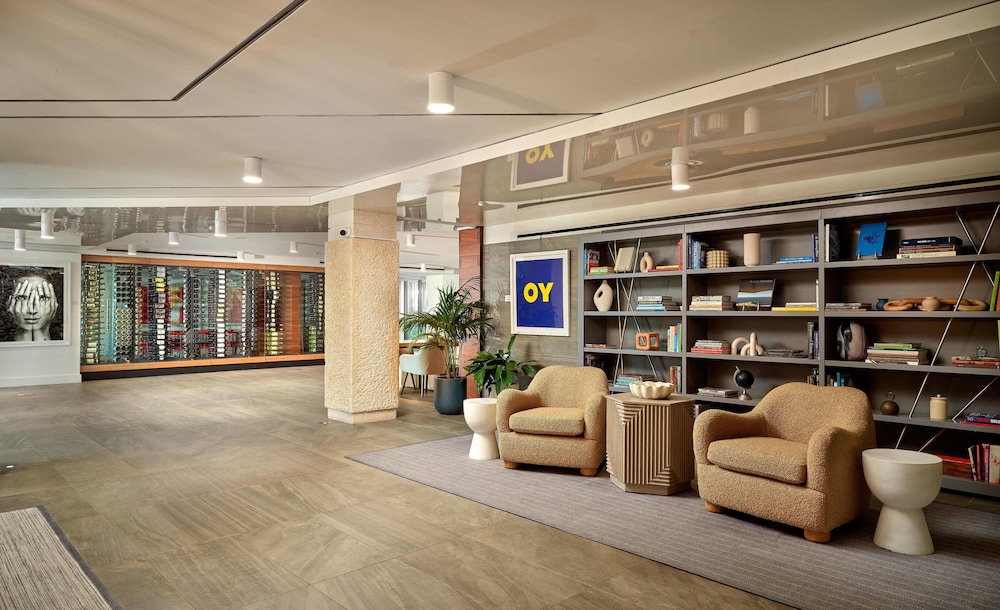 Waterstone Resort & Marina Boca Curio Collection by Hilton - photo 2