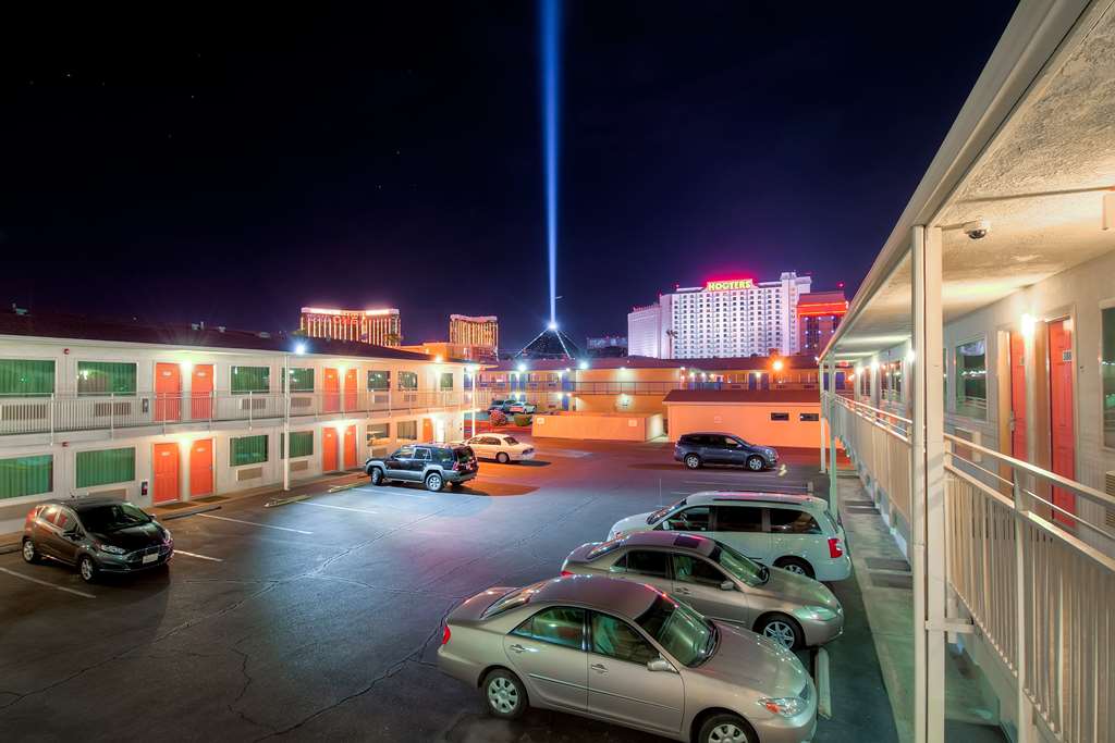 Motel 6 Las Vegas NV Tropicana - featured photo