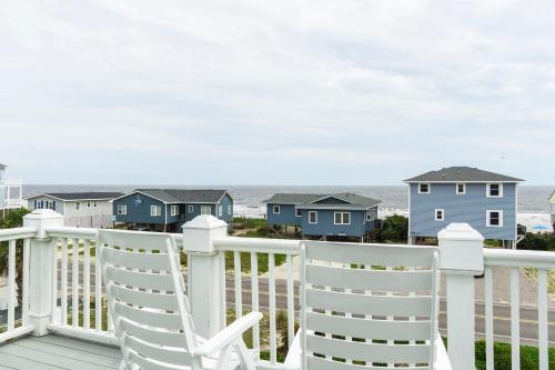 Tar Healin by Oak Island Accommodations - photo 8