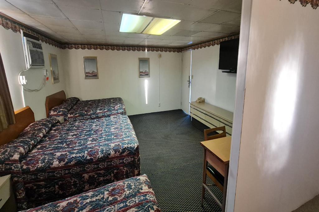 DuBois Manor Motel - photo 27