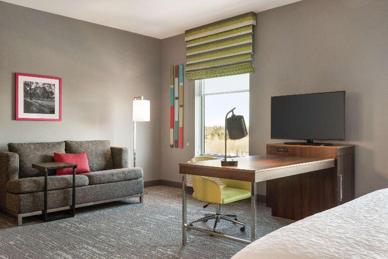 Hampton Inn Brooklyn Park - photo 25