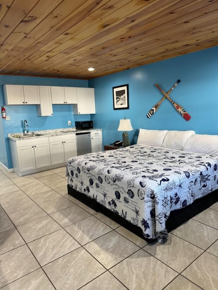 White Birches Motel - photo 42