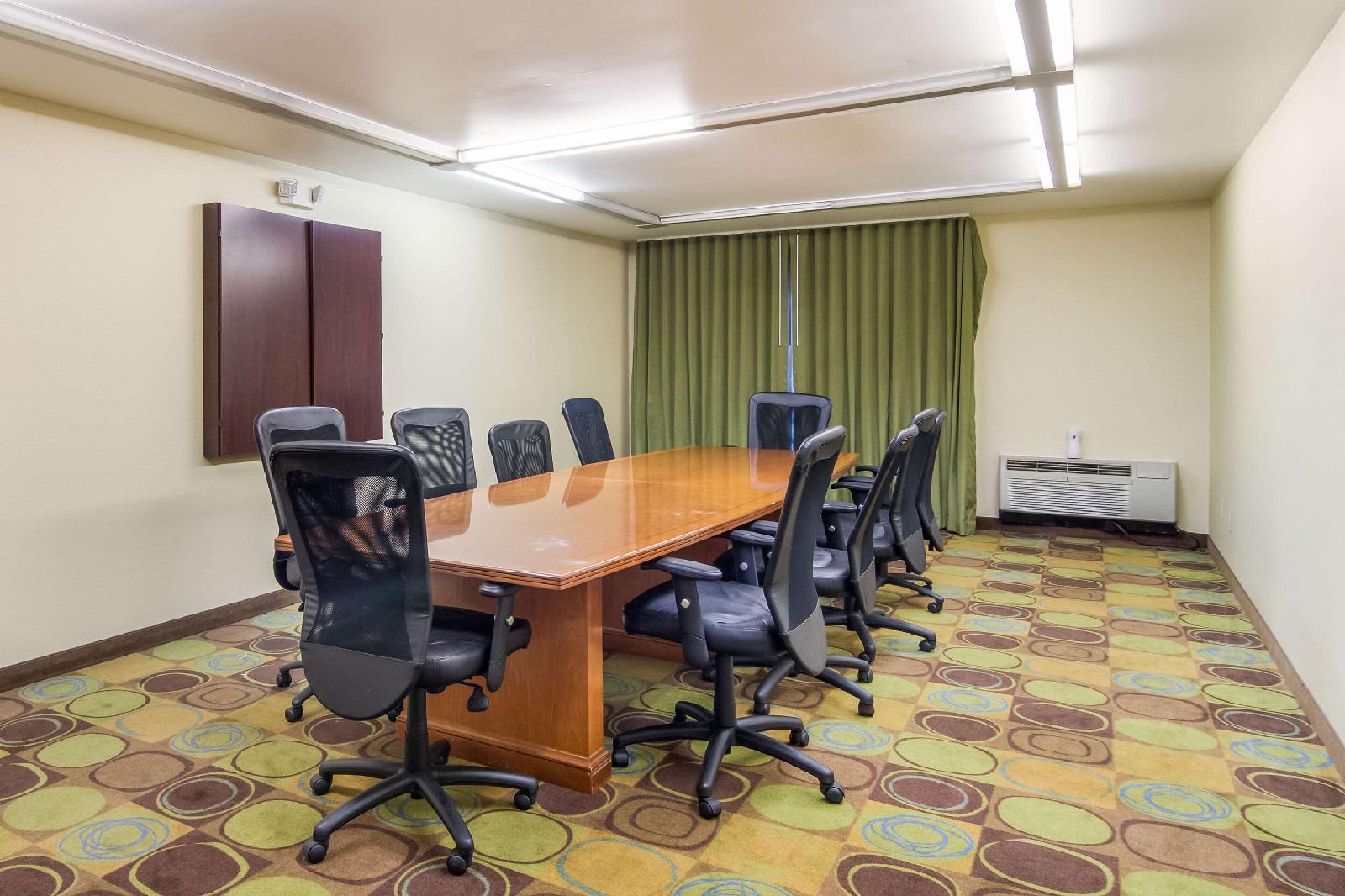 Mainstay Suites Pittsburgh - photo 10