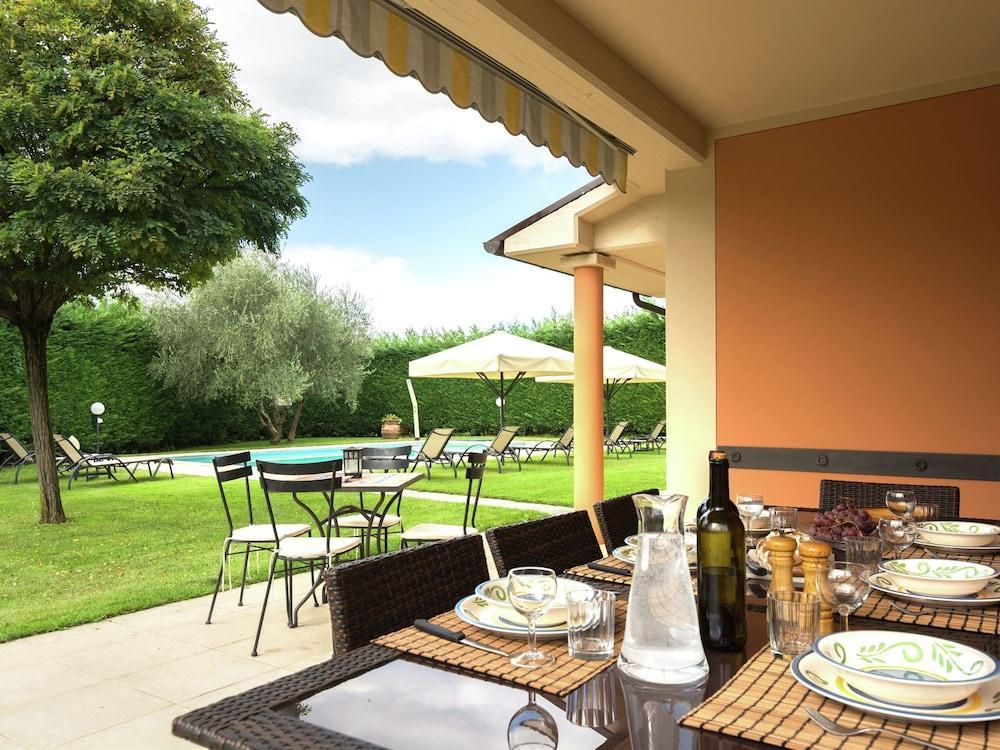 Villa in Tuscany With Pool — 4-Star Luxury Hotel in Loro Ciuffenna, Italy