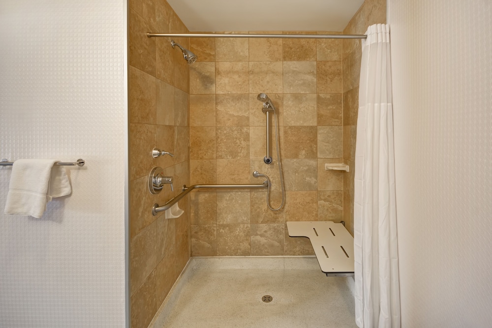 Hampton Inn & Suites Columbus Easton Area - photo 23