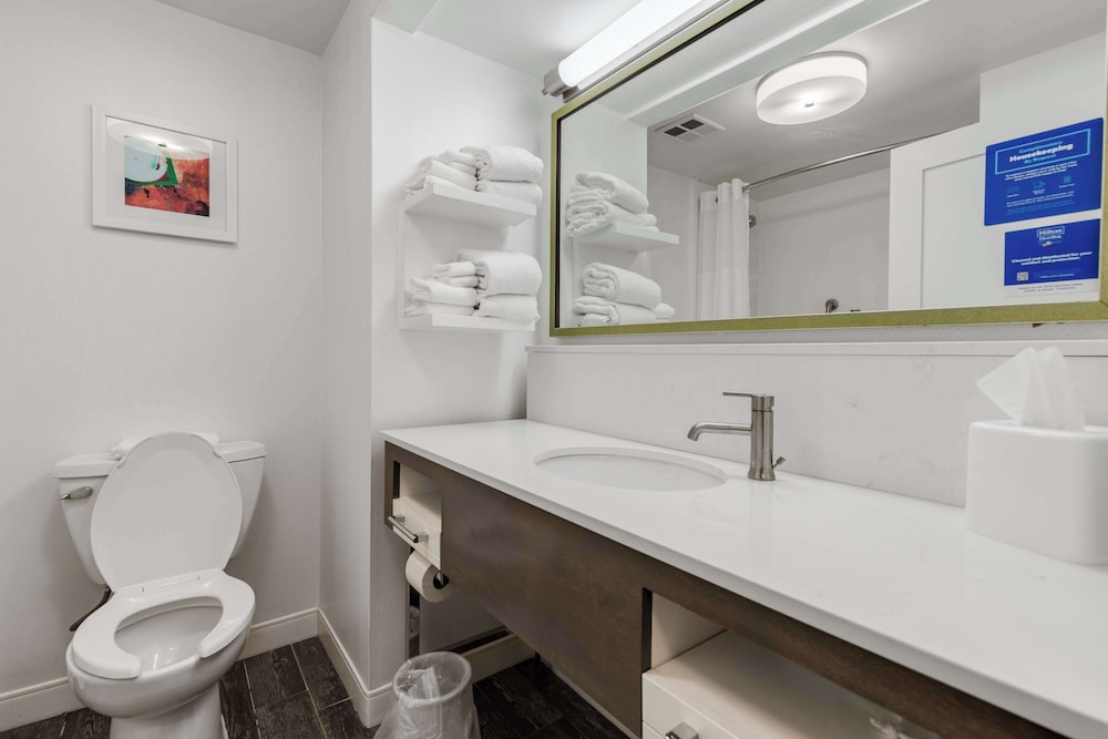 Hampton Inn & Suites Memphis Wolfchase Galleria - photo 32