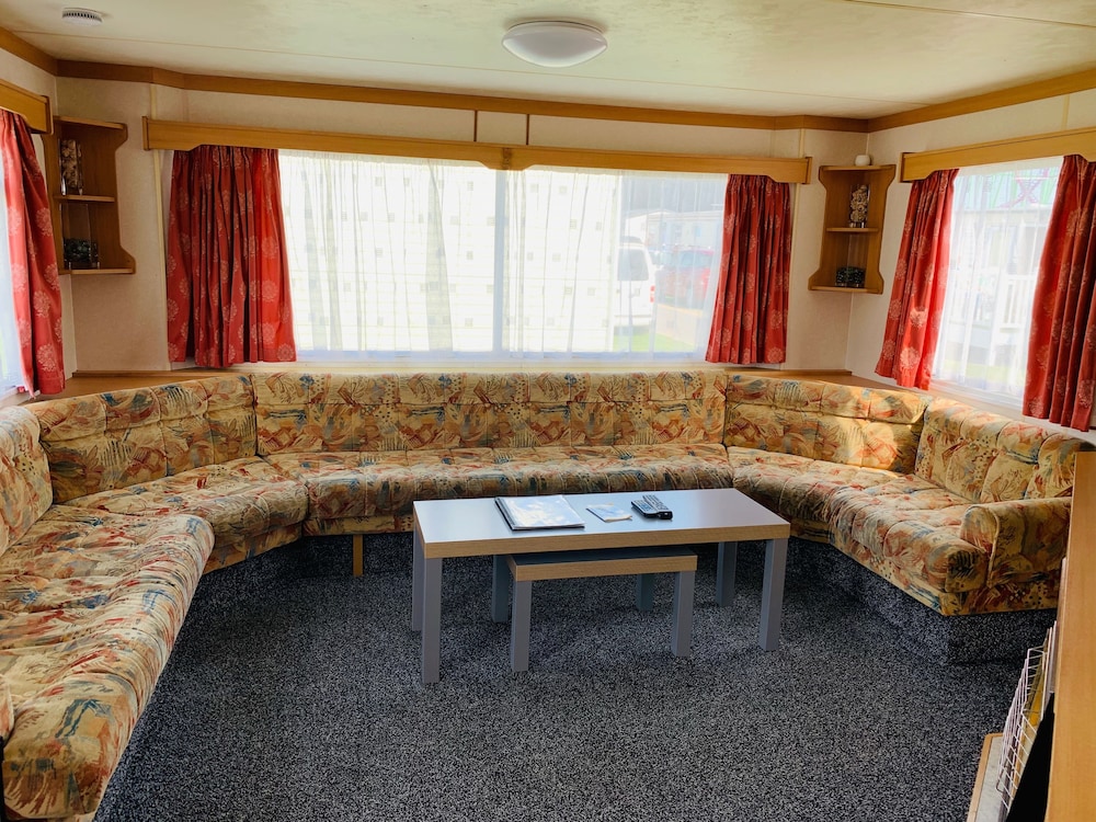Fantasy Island Caravan Hire pet-friendly hotel Skegness