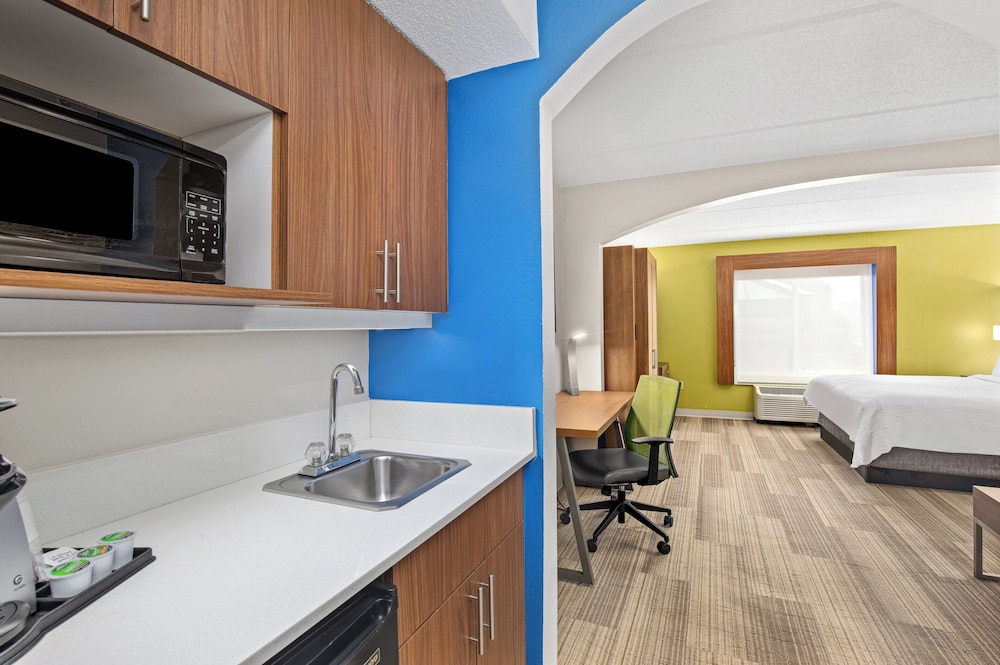 Holiday Inn Express Hotel and Suites Kings Mountain by IHG - photo 8