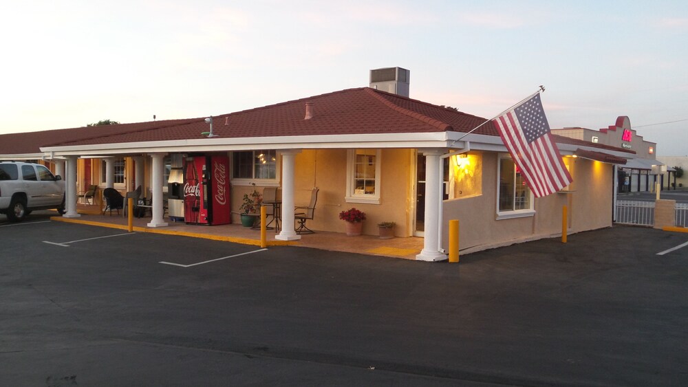 Holiday Motel Oakdale - featured photo