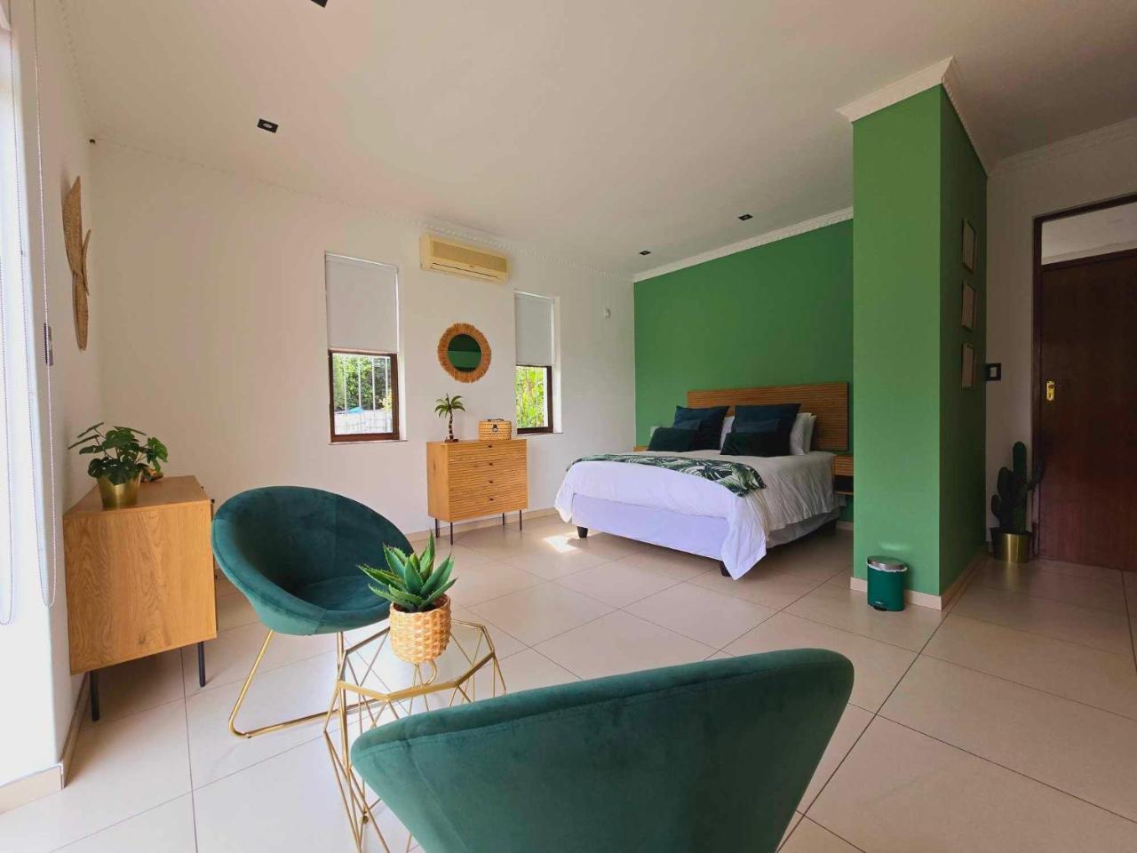 Die Regte Rede with heated pool - last minute hotel in Cape Town