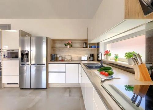 Villa Edi heated pool & e bike — 4-Star Luxury Hotel in Liznjan, Croatia