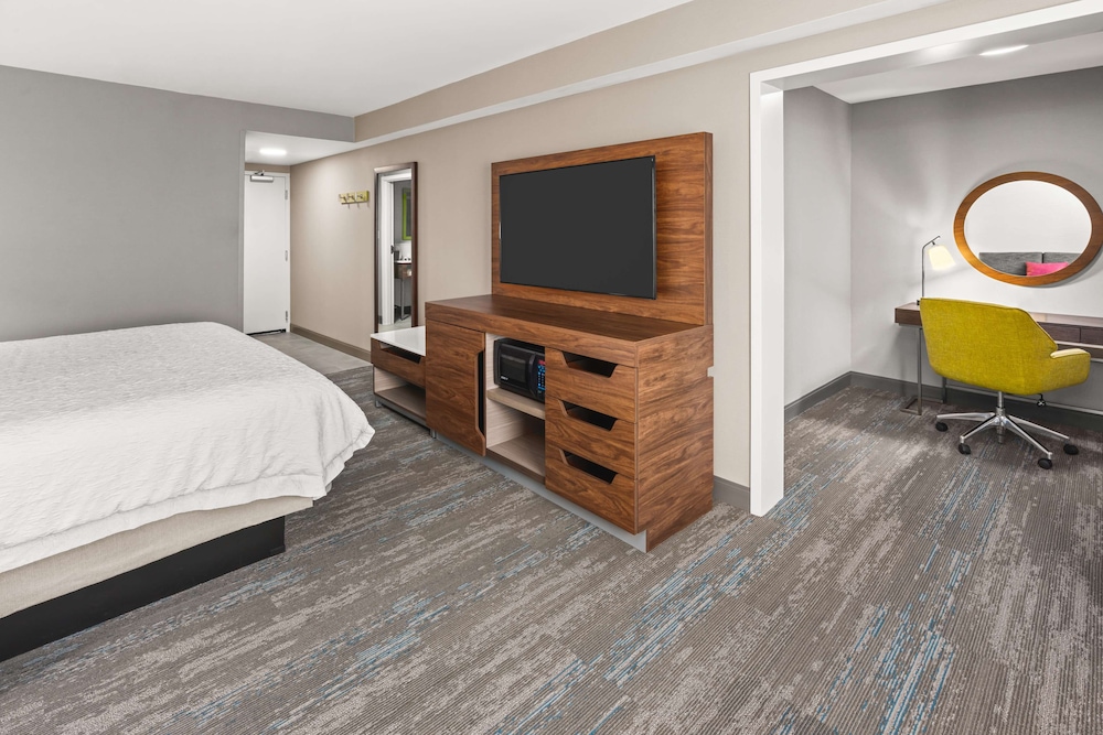 Hampton Inn Seekonk - photo 15