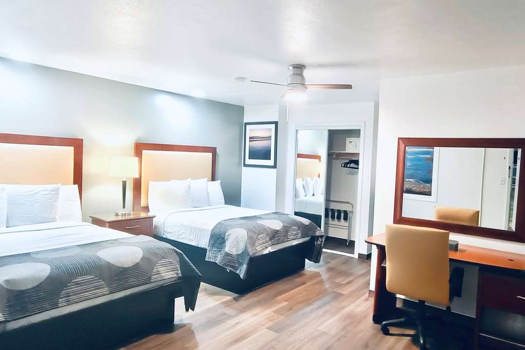 Oceanside Inn and Suites a Days Inn by Wyndham - photo 8